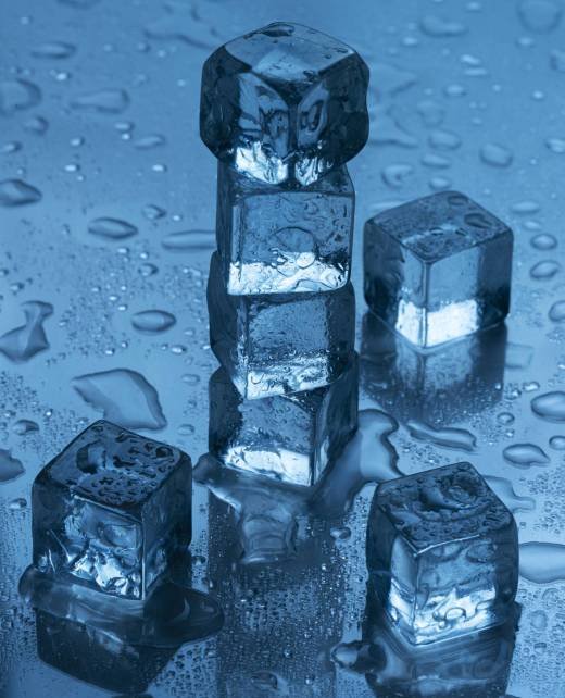 high-angle-ice-cubes-arrangement